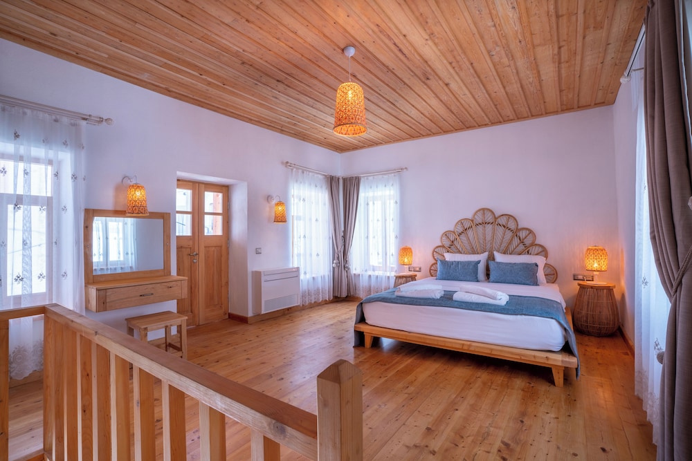 Muhtar Hotel 23/49