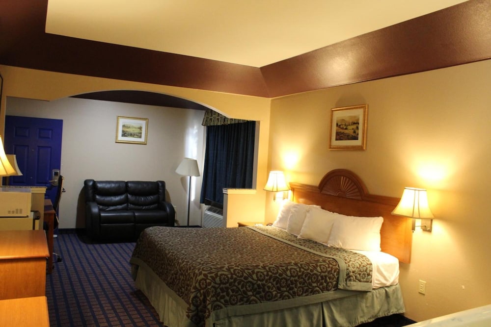 Sapphire Inn Suites 24/58