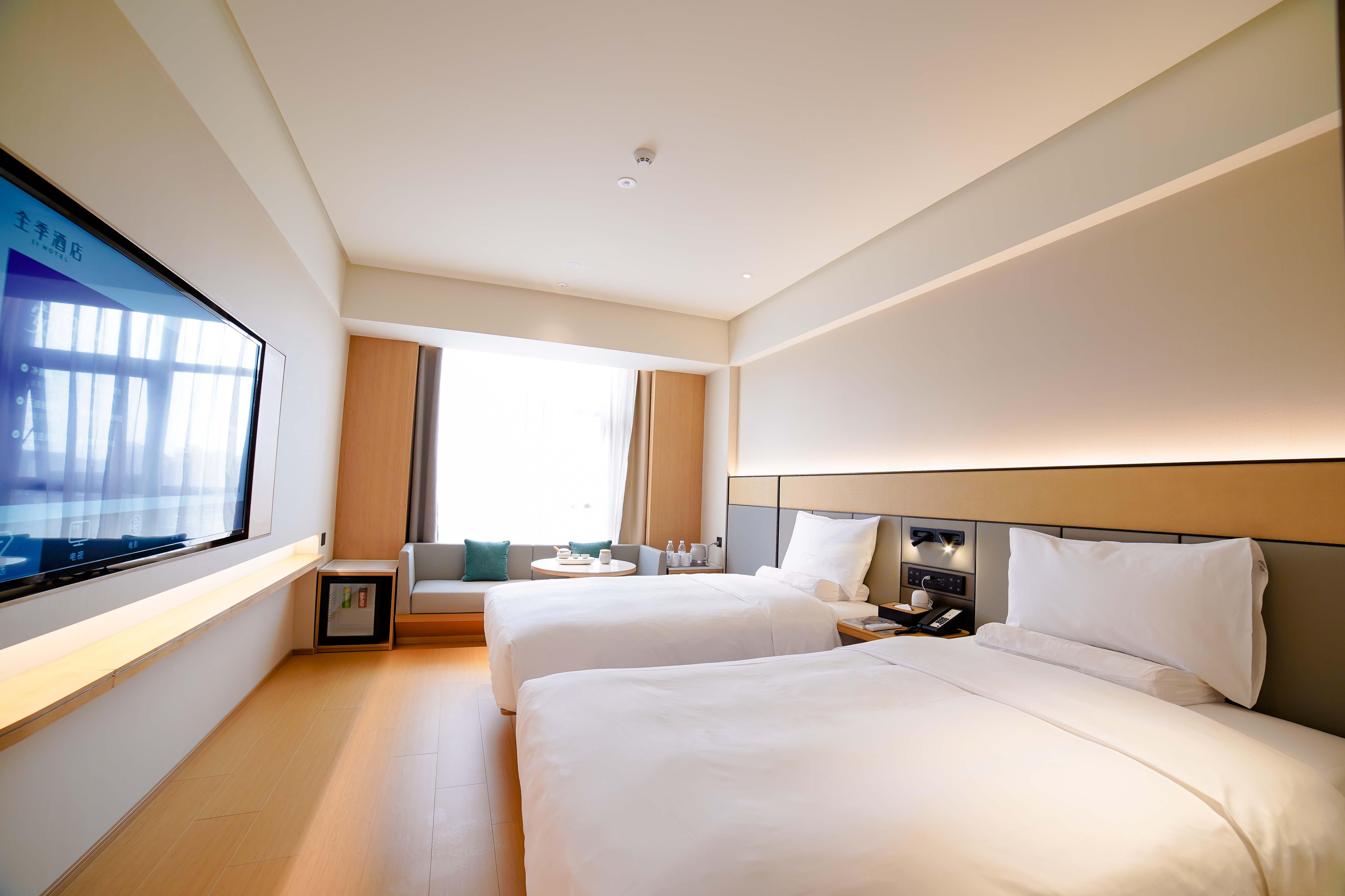 Room, Twin Beds