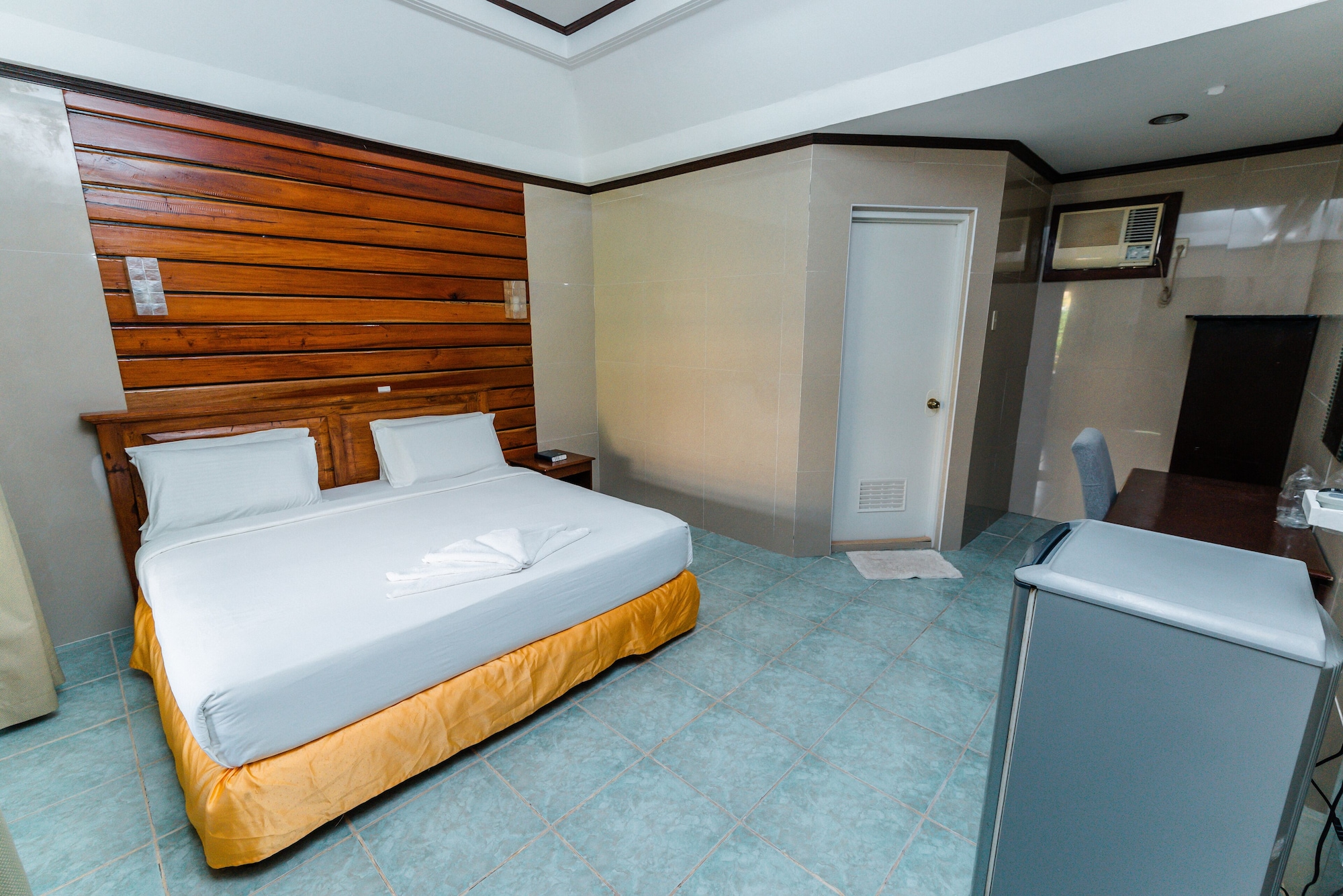 EXECUTIVE, DOUBLE BED