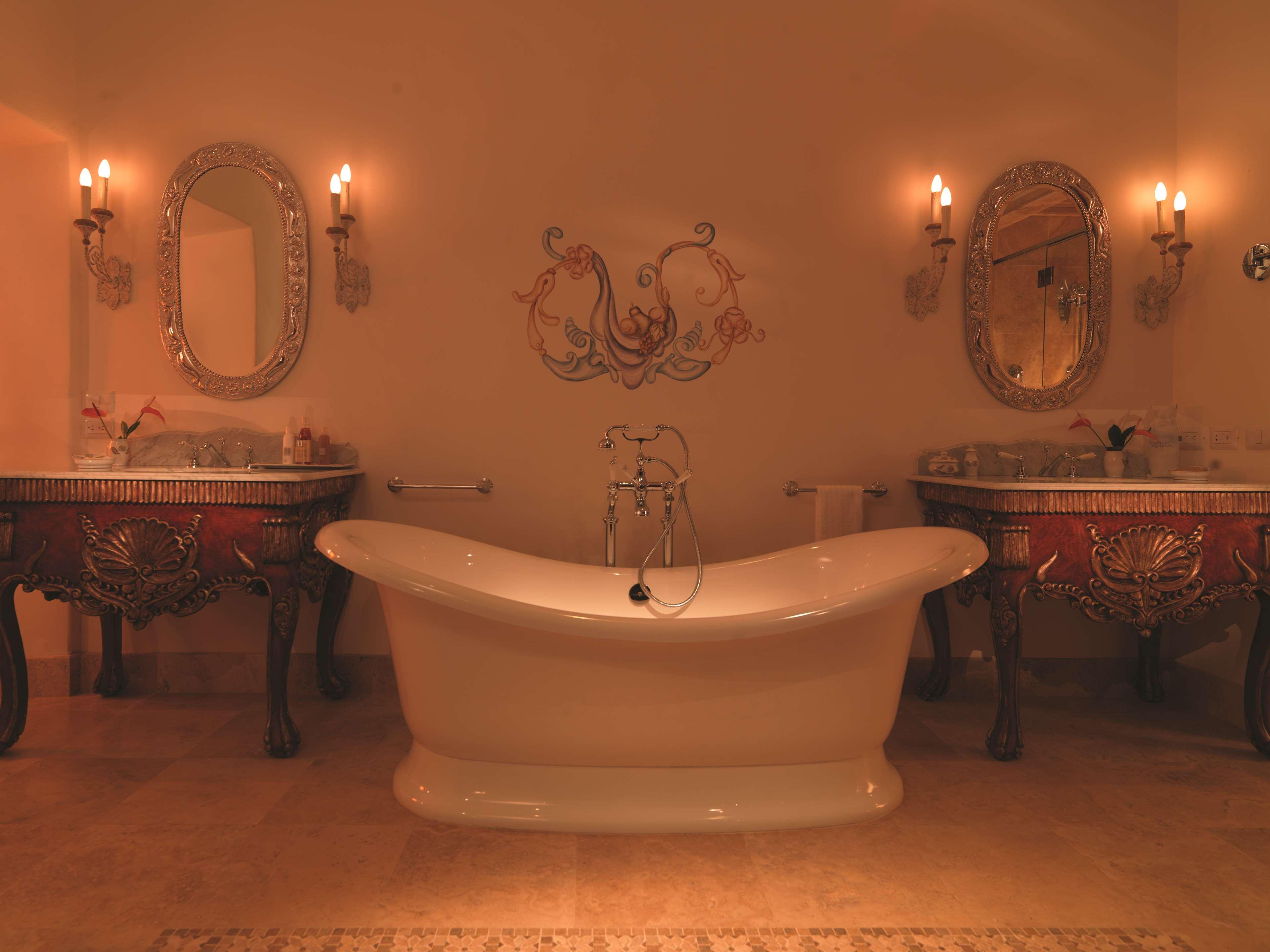 Arch, Colonial, Suite