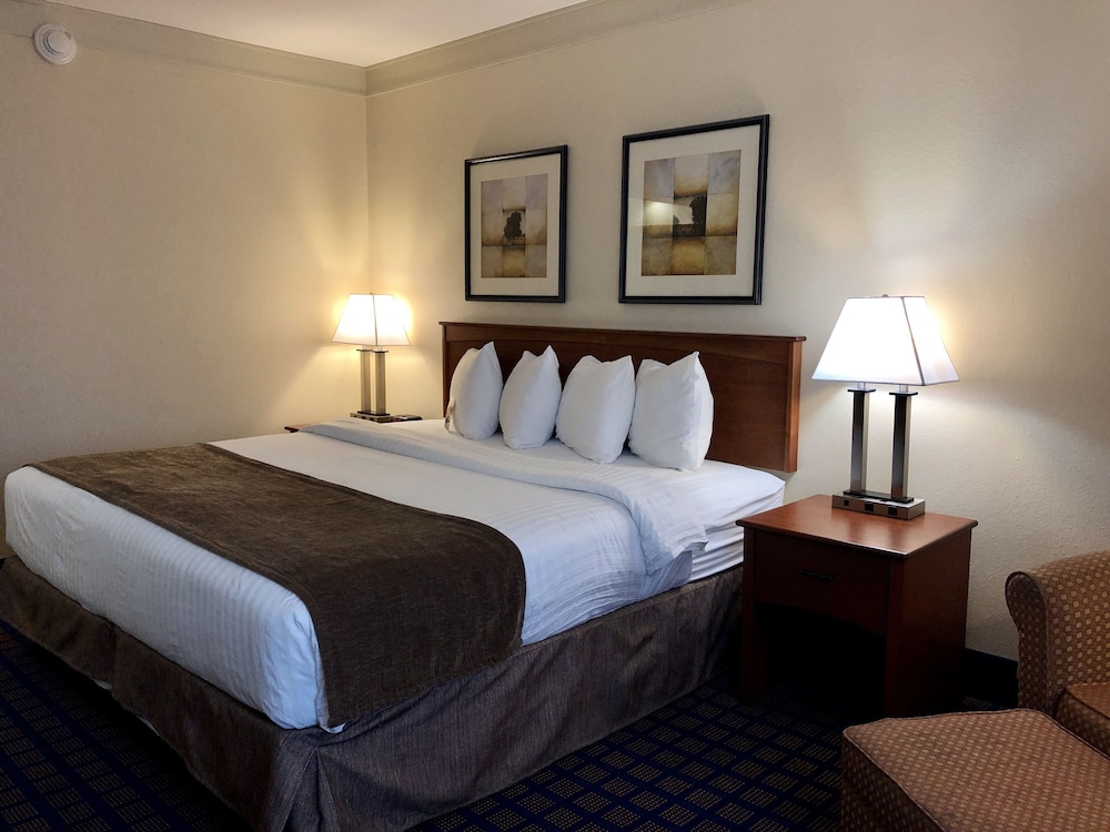 Best Western Byron Center 10/40
