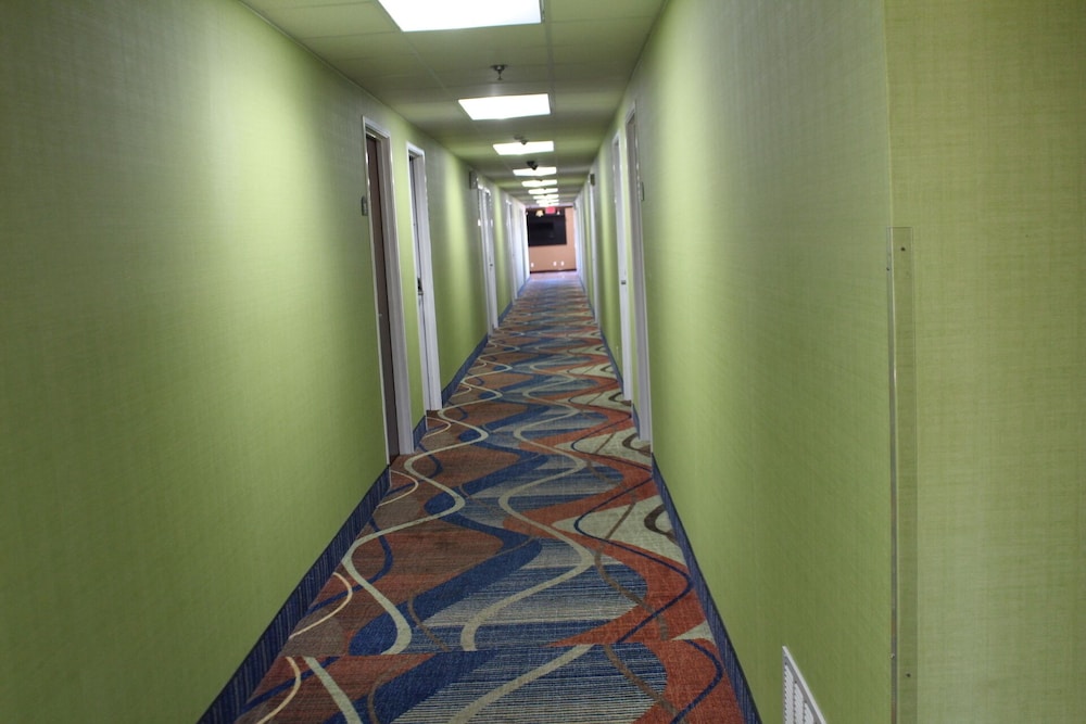 Magnolia Inn And Suites 11/32