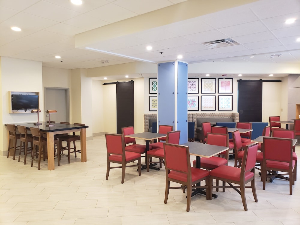 Holiday Inn Express Blowing Rock South 33/50