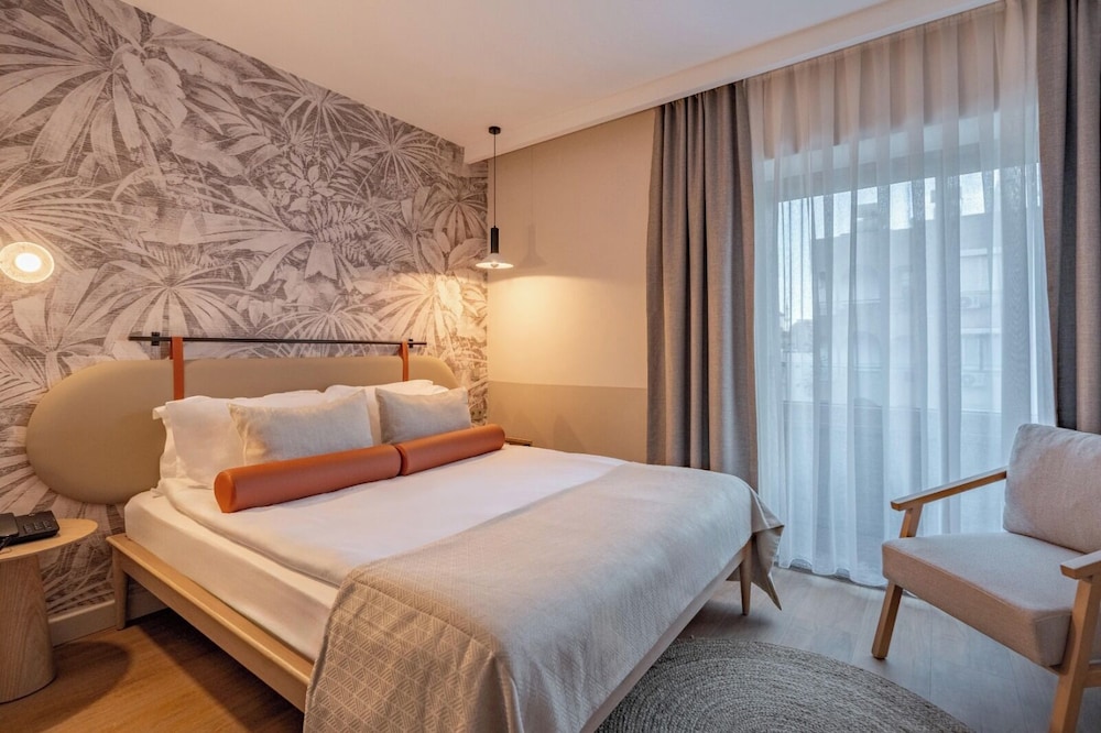 Oli Hotel 10/47