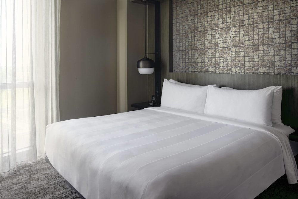 Chicago Marriott Southwest At Burr Ridge 5/28