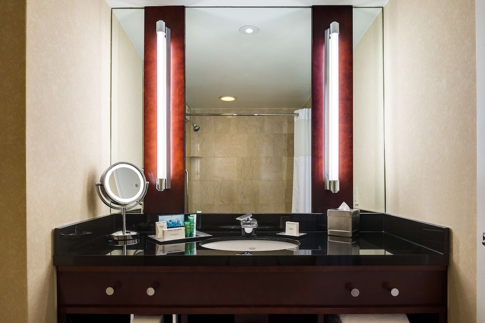 Hilton Charlotte Uptown (ex Hilton Charlotte Center City) 34/82