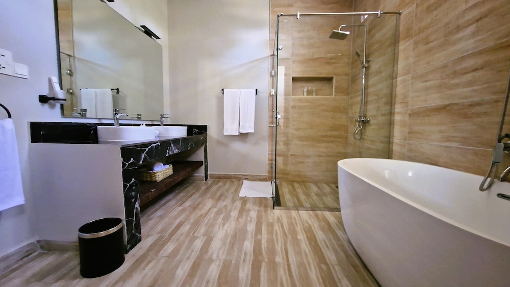 Garden Suite, King Bed, Sofa