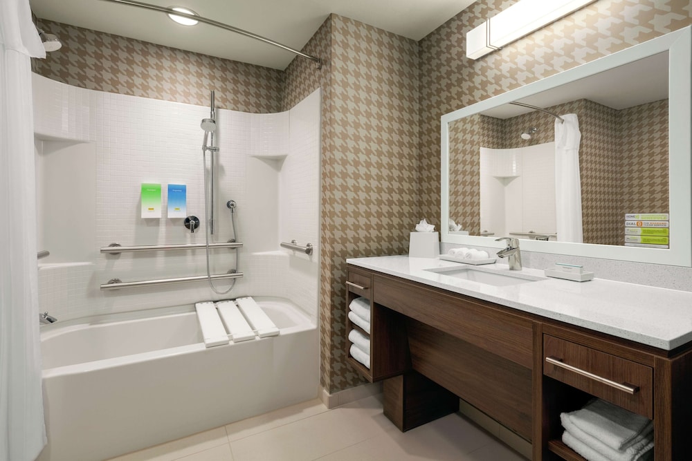 Home2 Suites By Hilton Sarasota Bradenton Airport 13/37