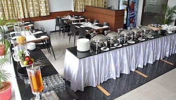 The Nook Hotel 56/68