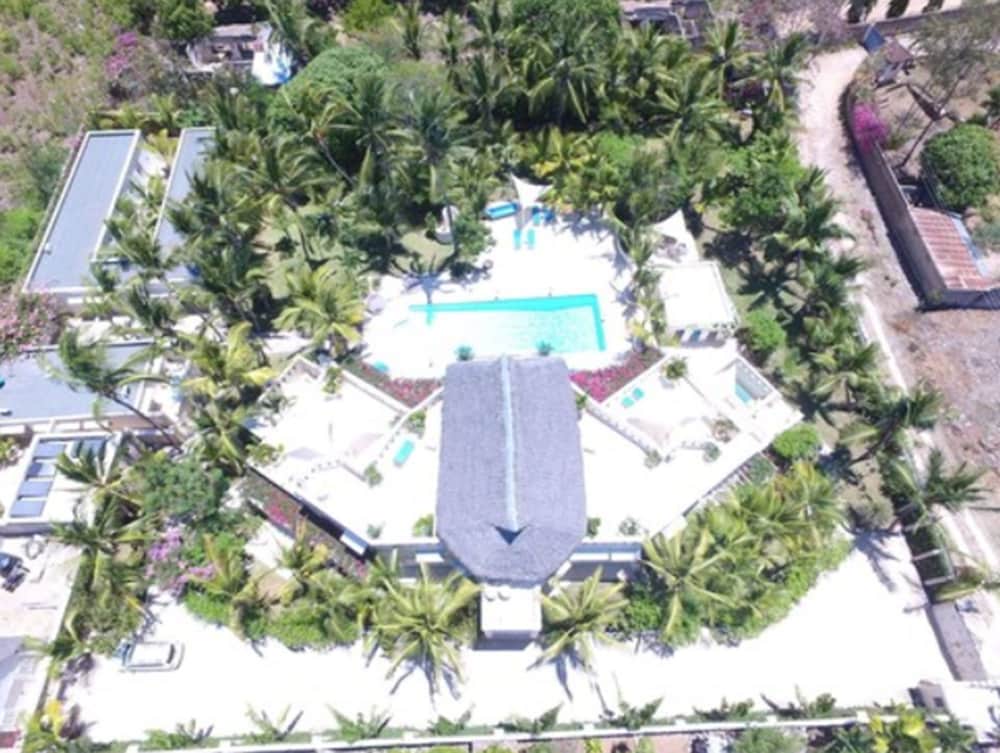 The Villa Luxury Suites Hotel 16/43