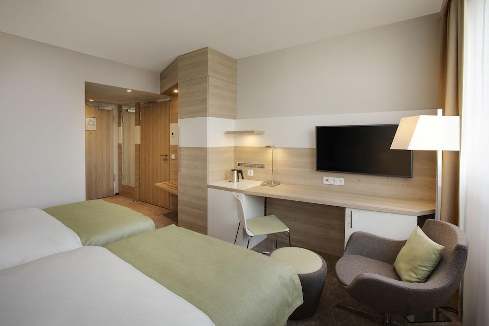 Holiday Inn Frankfurt Airport 25/75