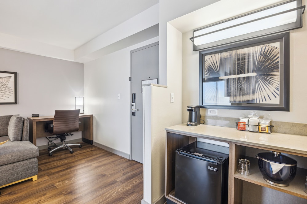 Hyatt Place San Antonio - Northwest/Medical Center 76/76