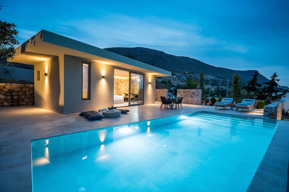 Grace Villas Collection Adult Only 18 + 122/149