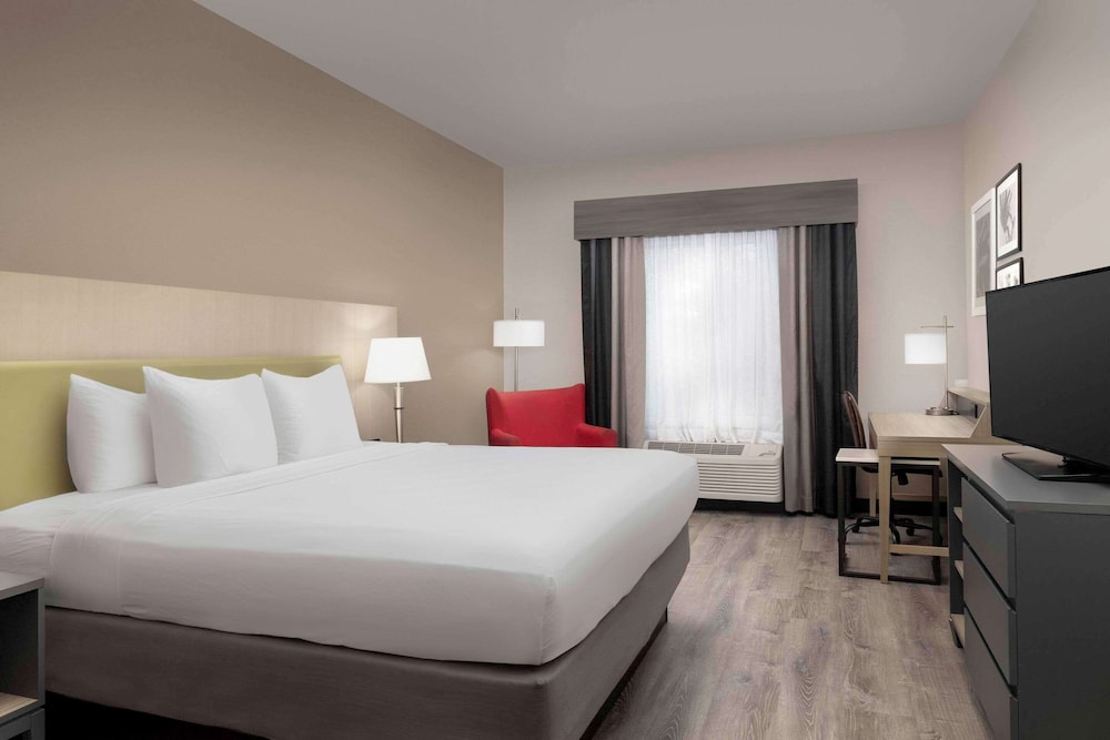 ROOM, KING BED