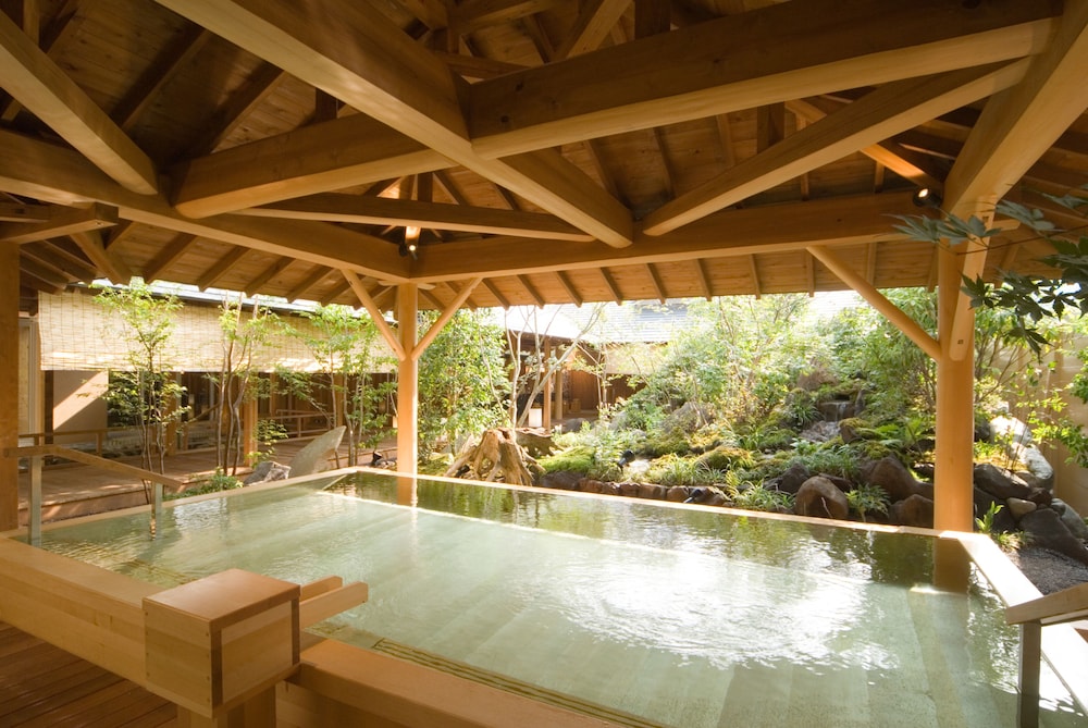 Shimobe Hotel 34/67