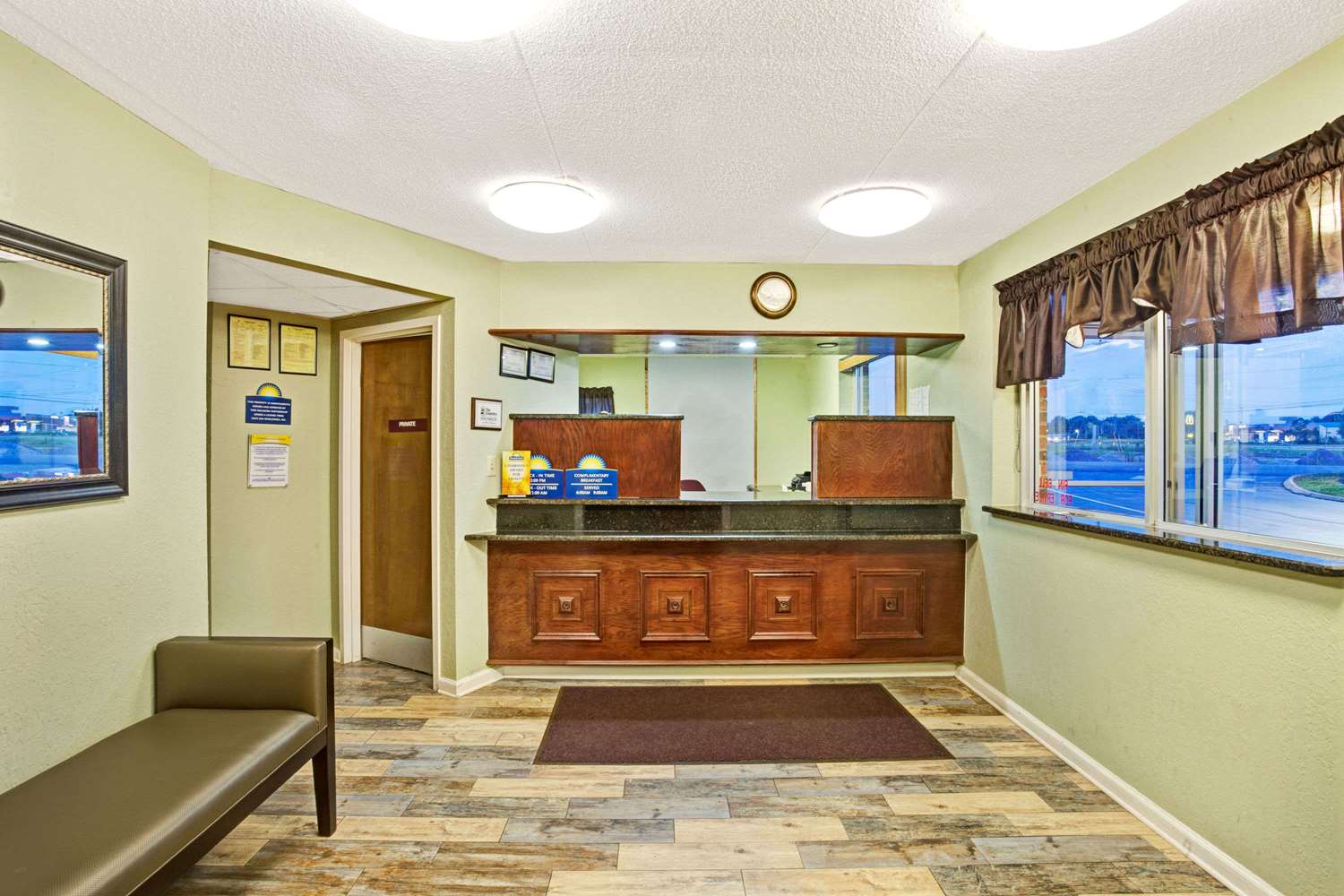 Days Inn by Wyndham Clarksville TN 6/53