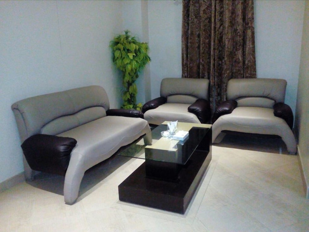Bling International Hotel Multan 17/24