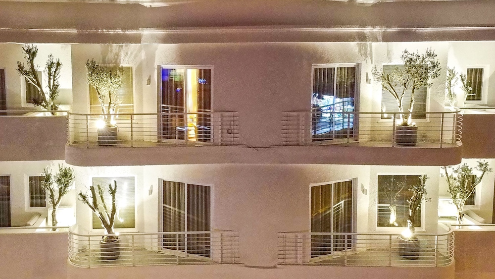 L Olive Homes 3/66