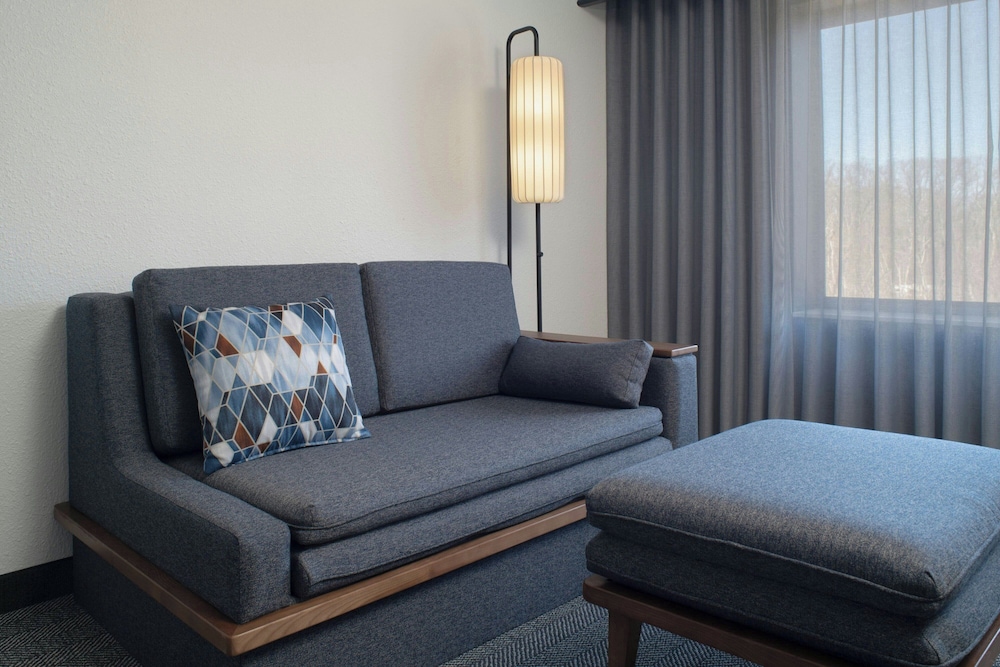 Courtyard By Marriott Providence Lincoln 24/50