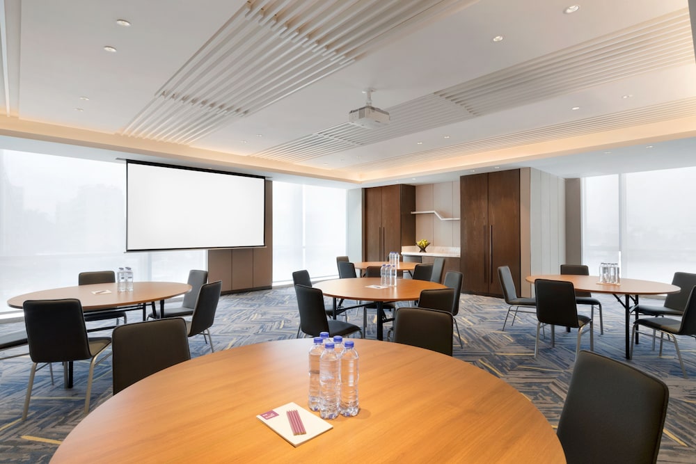 Hyatt Place Zhuhai Jinshi 37/43