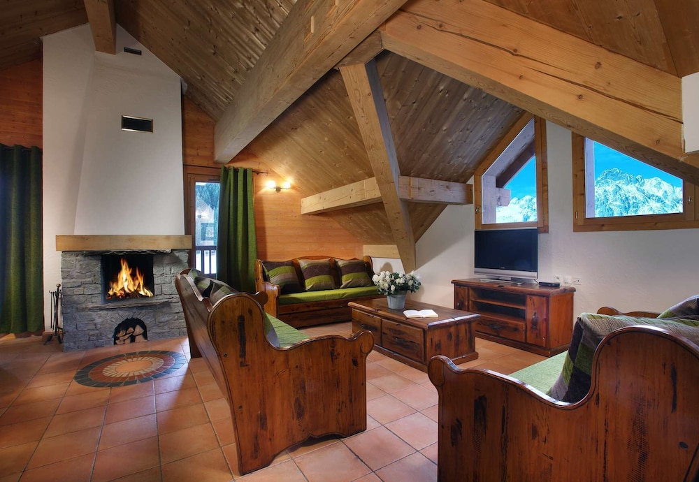 Duplex, 7 Bedrooms, Apartment