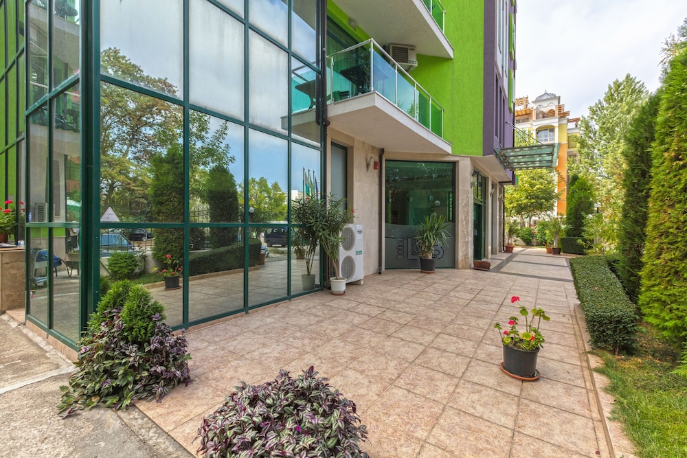 Hotel L&B Sunny Beach 44/50