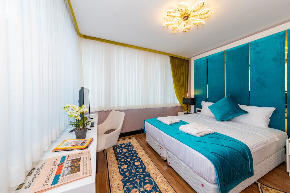 Eastanbul Suite 18/57