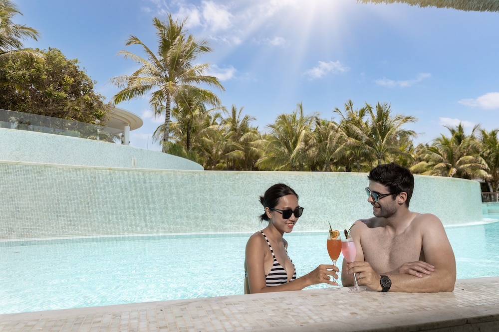 swimming pool spa