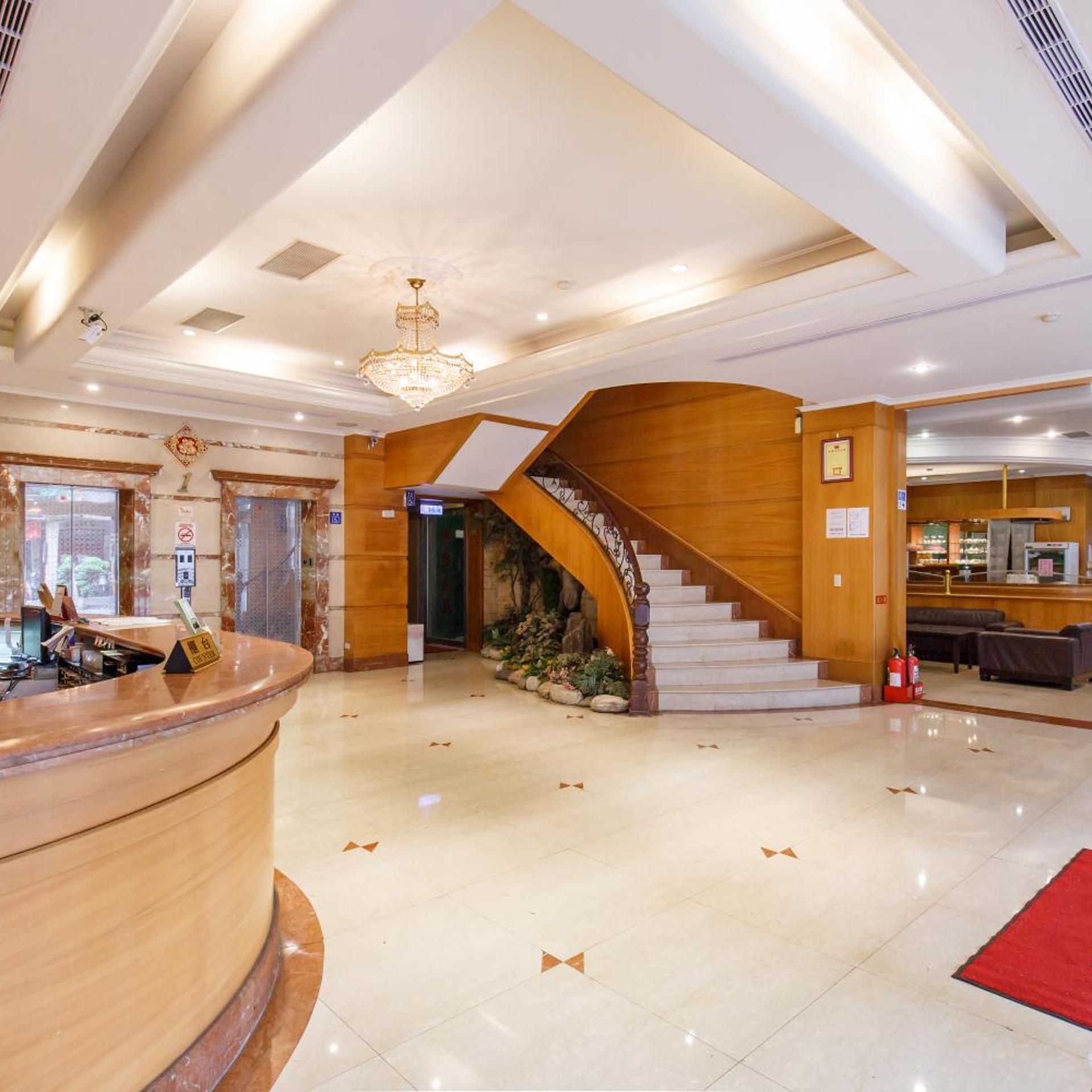 Champion Hotel 9/50