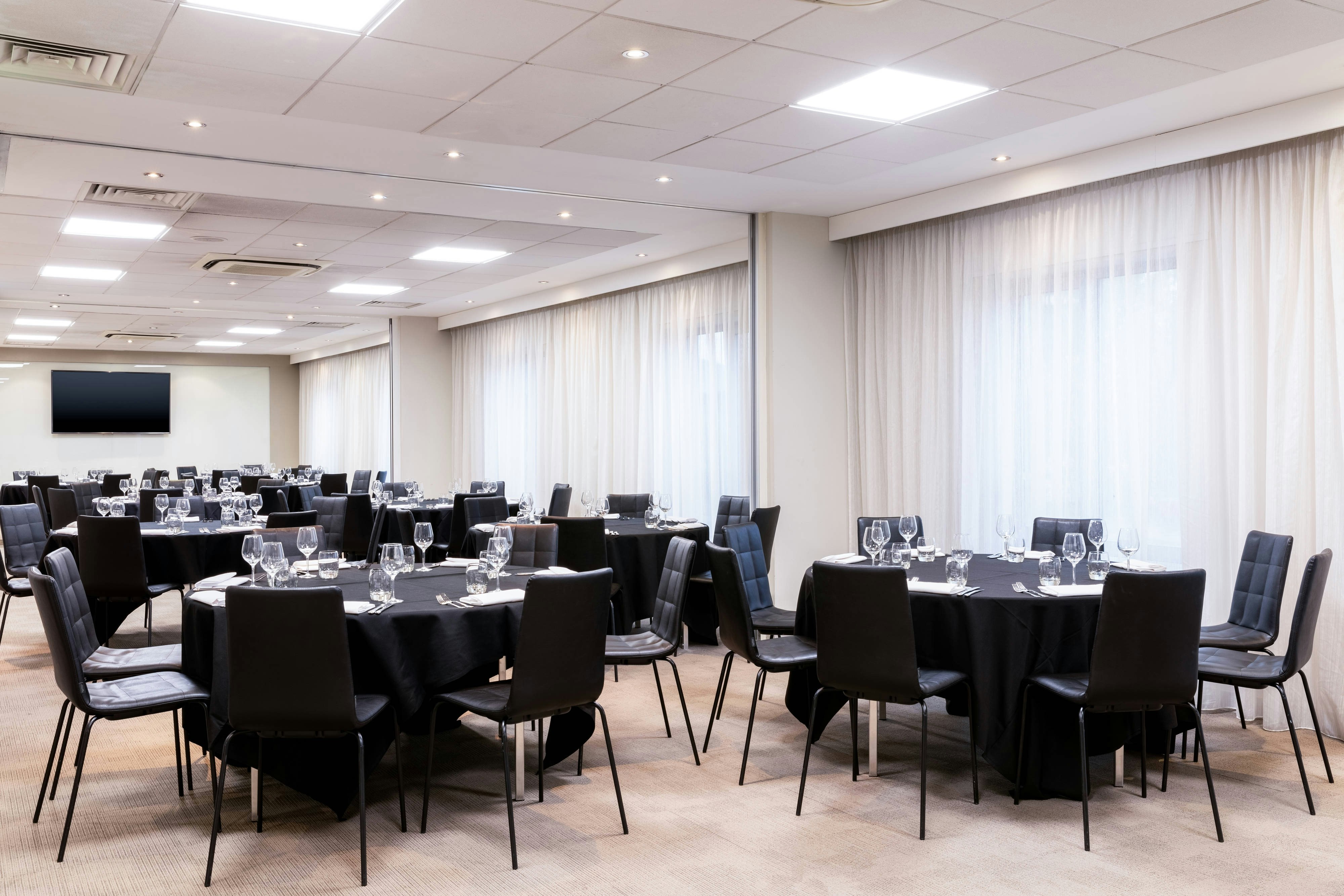 AC Hotel Manchester Salford Quays 35/39