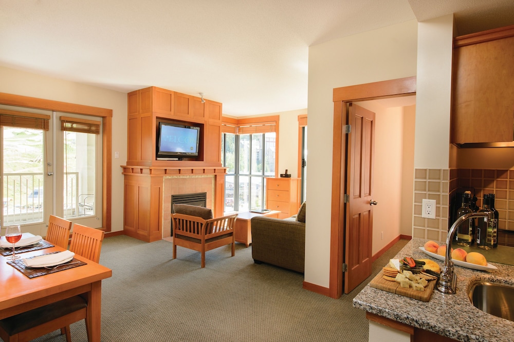 Pan Pacific Whistler Mountainside 28/44