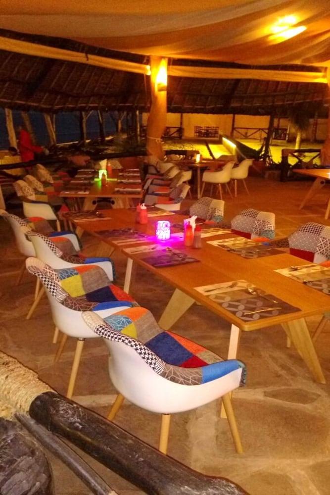 Bahari Dhow Beach Villas 43/61