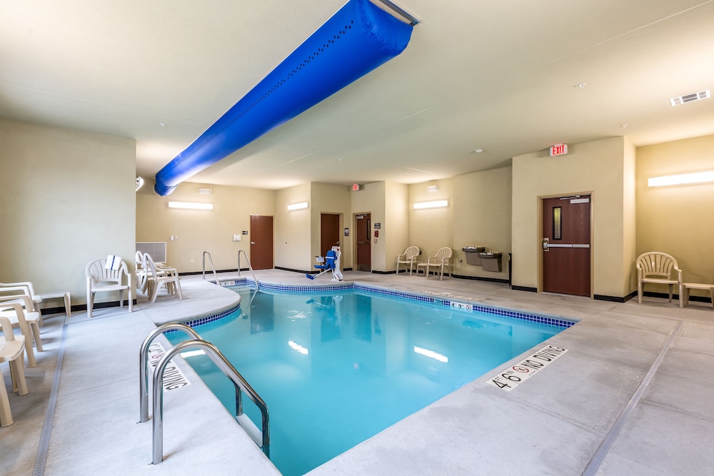 Cobblestone Hotel & Suites - Hartford 2/57