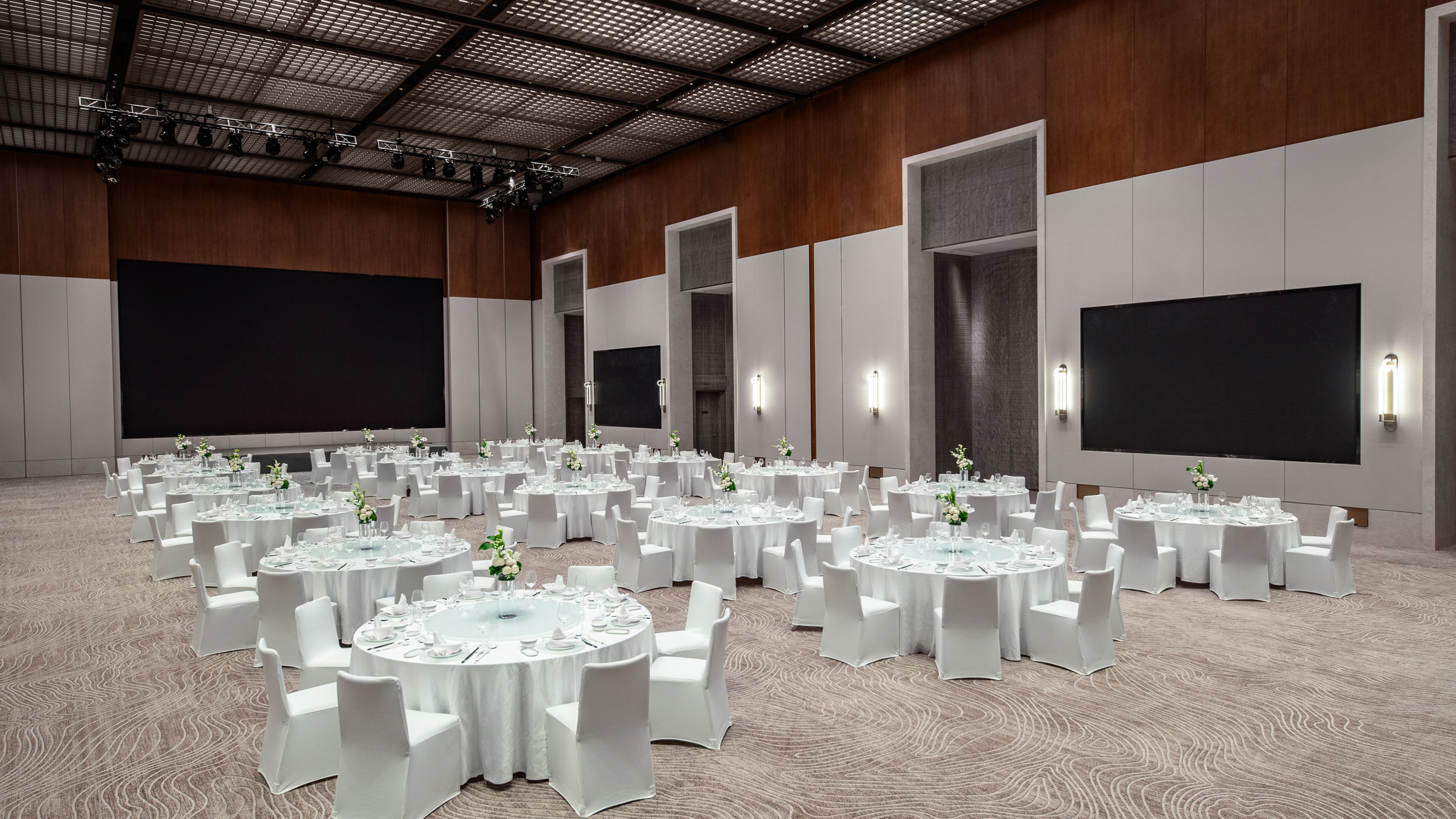 InterContinental Wuxi Taihu New City 35/50