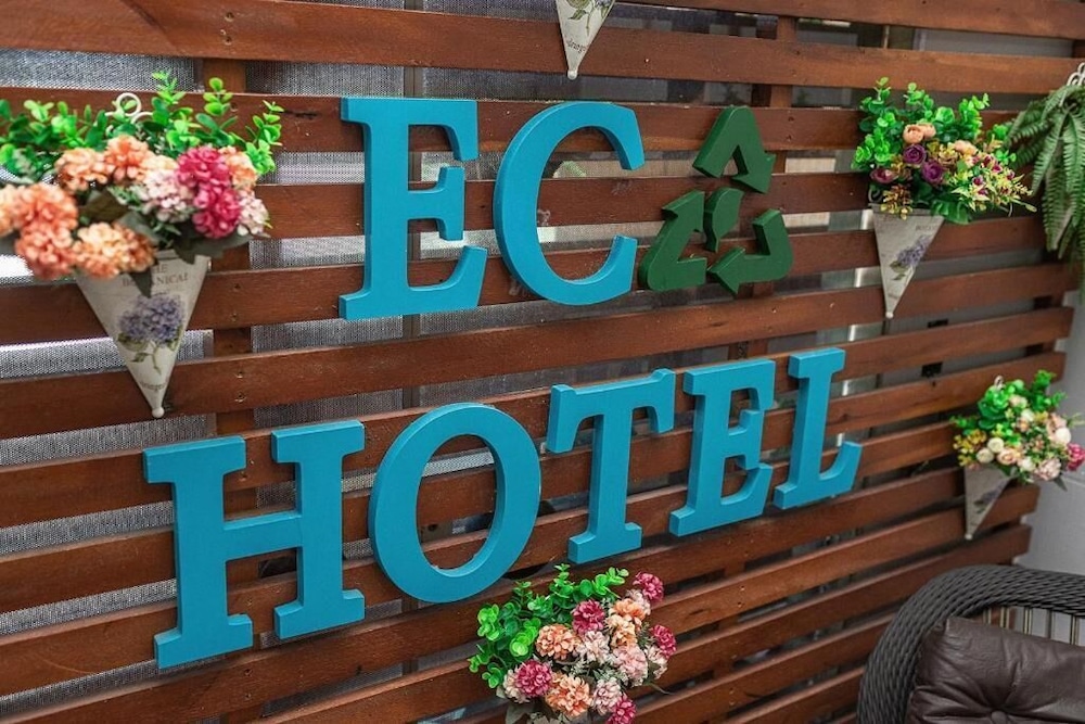 Eco Hotel 10/50