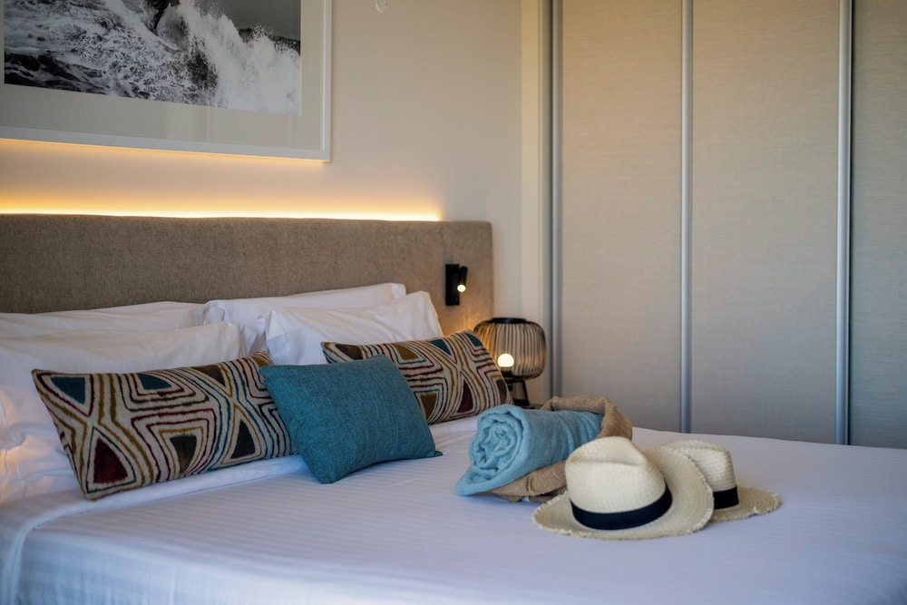 Interior, Premium, King Bed