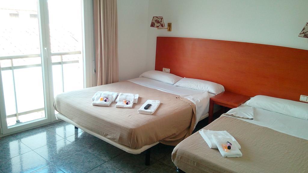 HOTEL VILA DE PREMIA 3/24