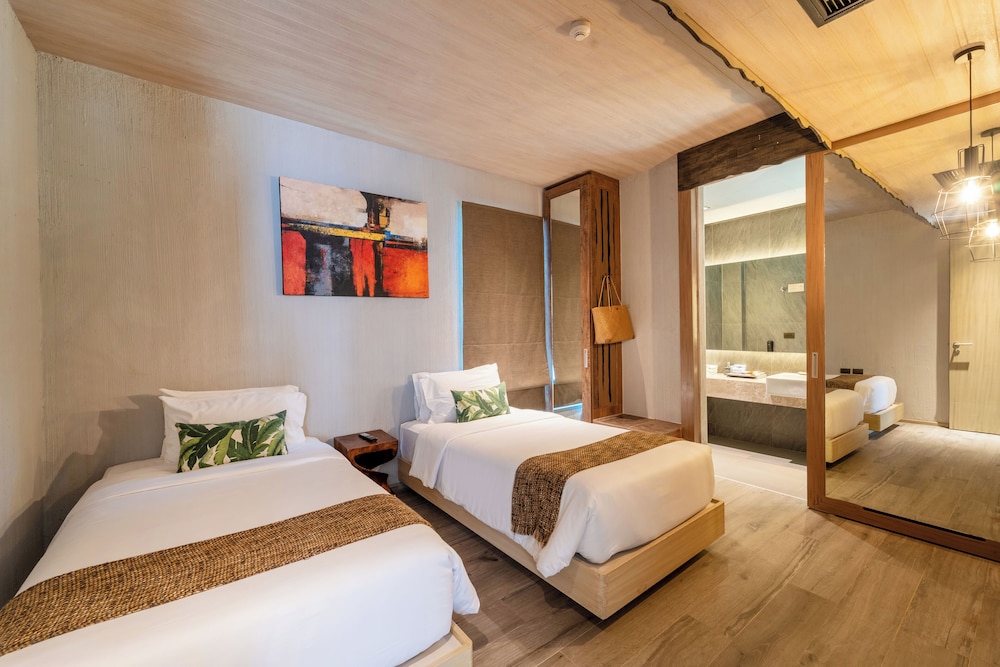 2 Bedrooms, Pool, Family, Suite, Double and Bunk Bed