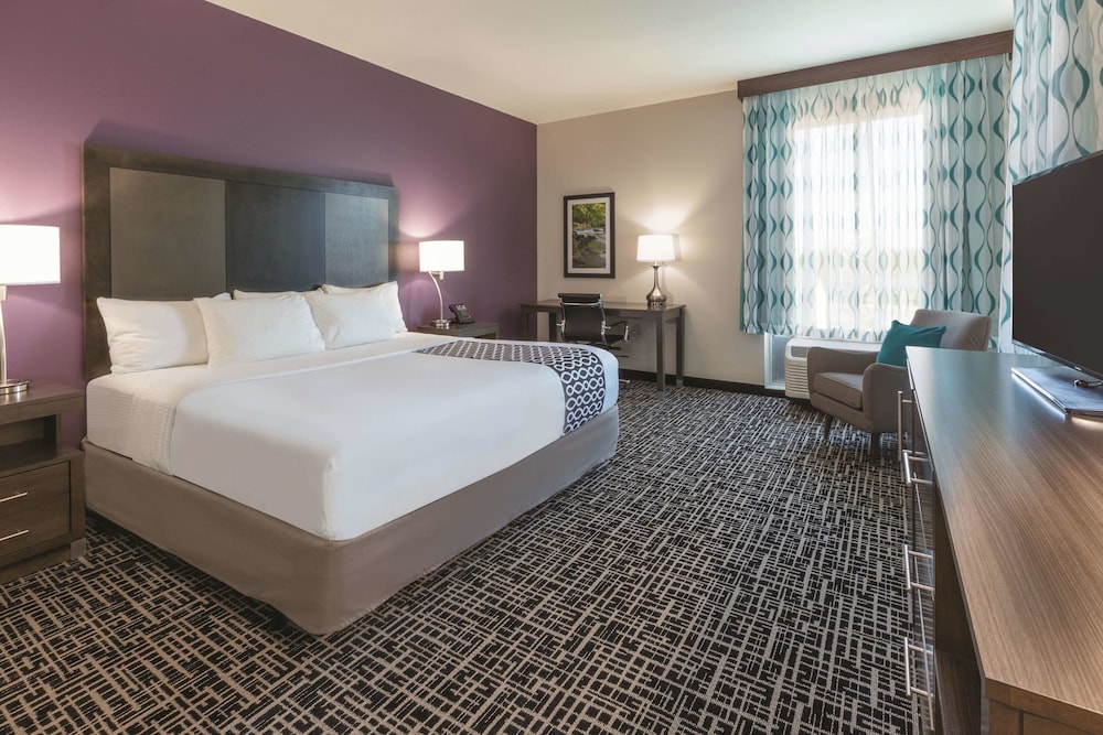 La Quinta Inn & Suites By Wyndham Terre Haute 12/44
