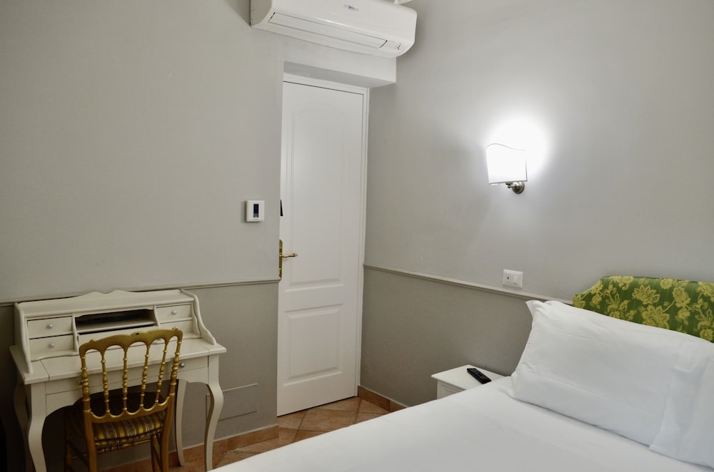 Sourire Hotel 15/35
