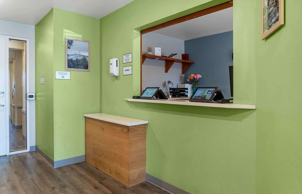 Extended Stay America Select Suites - Kalamazoo - West 8/43