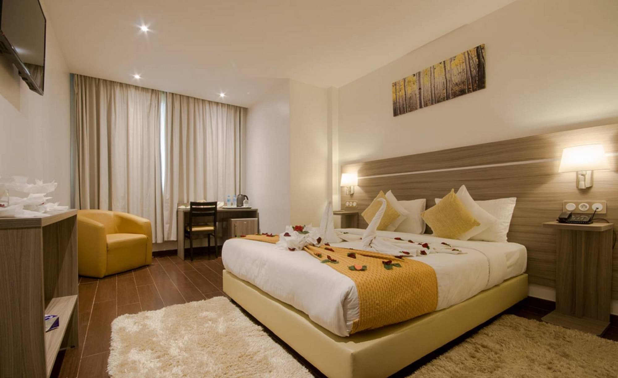 SUPERIOR, DOUBLE BED