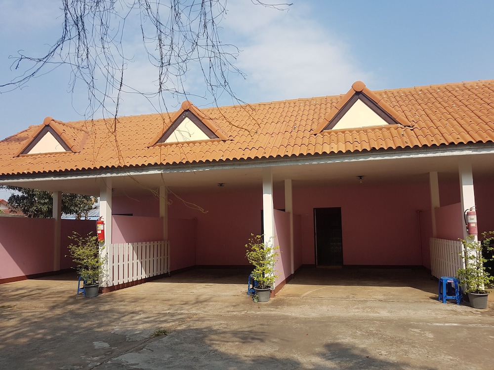 Wanjai Resort 2/14