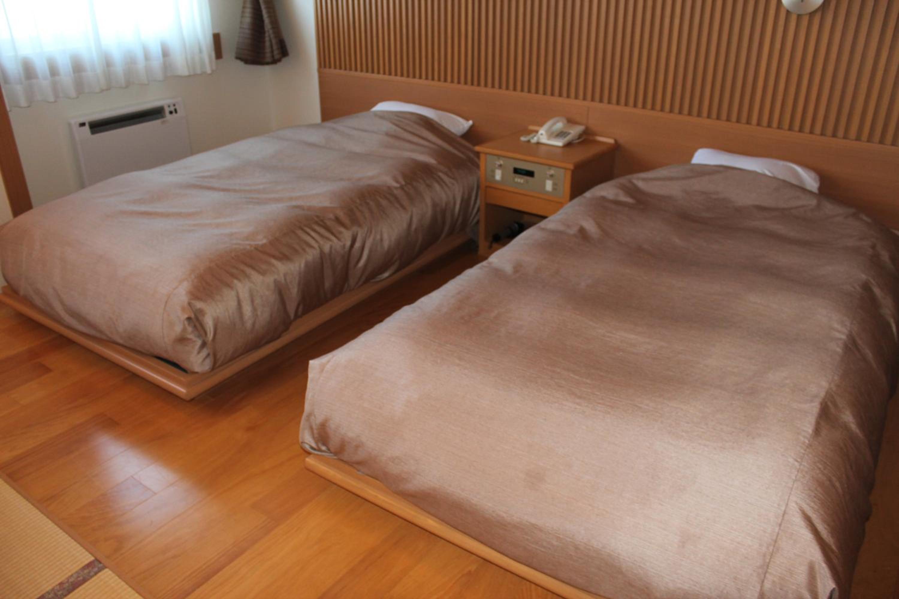 Deluxe, Tatami, Zen Wing