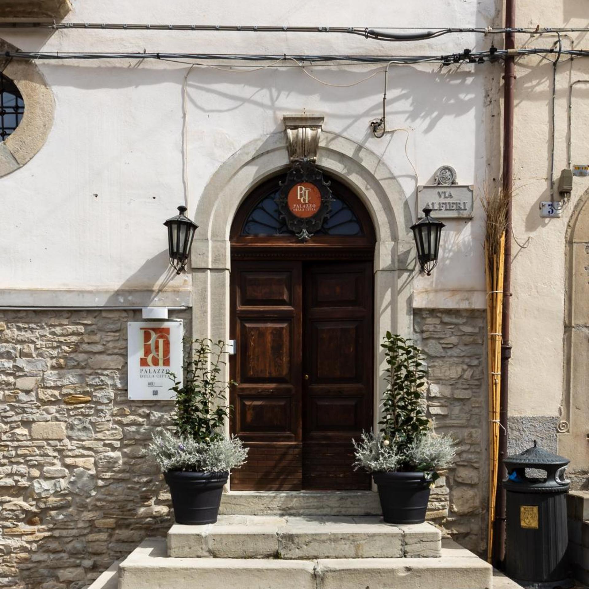 Palazzo Della Citta 7/50