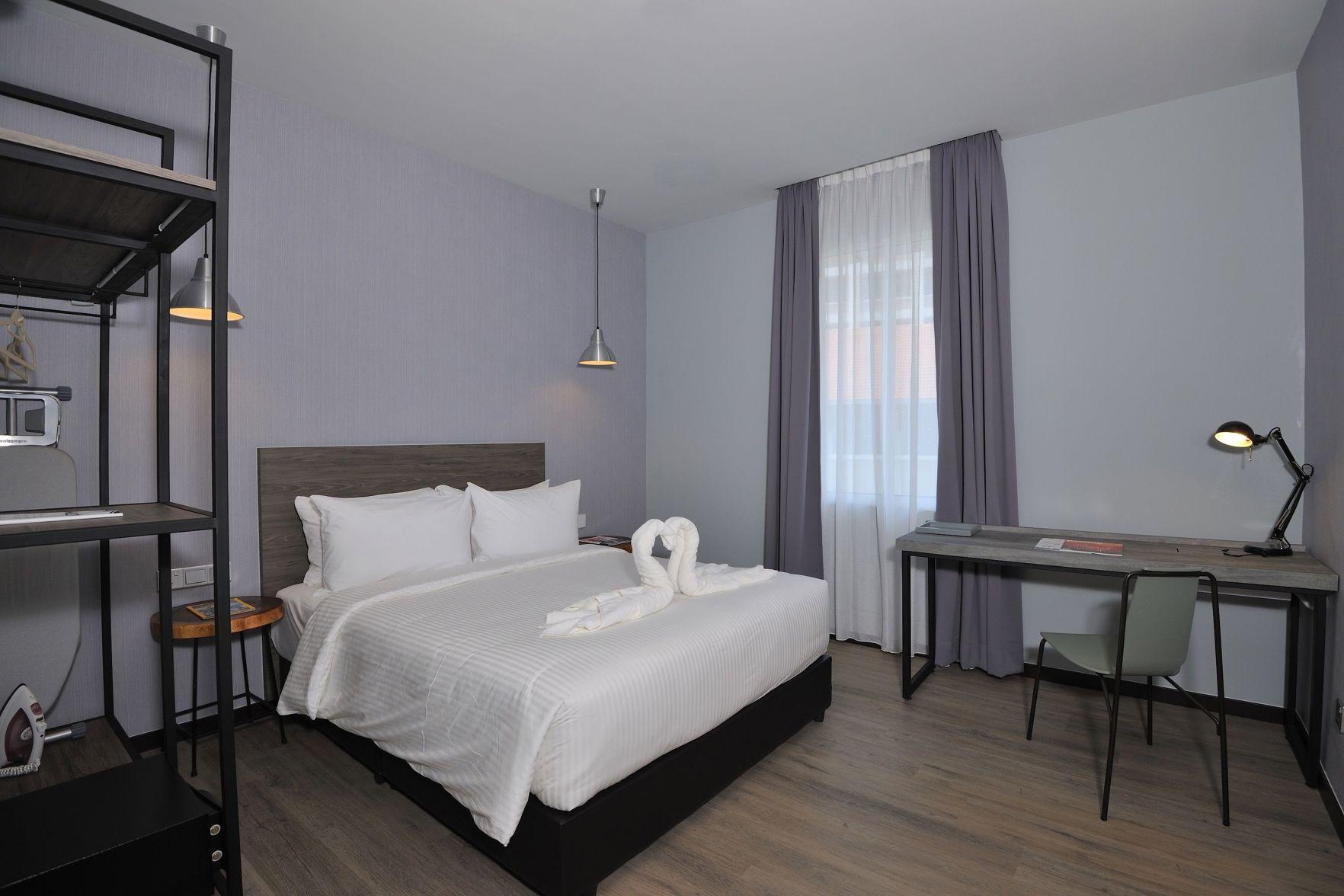 3 Bedrooms, Residence, Suite
