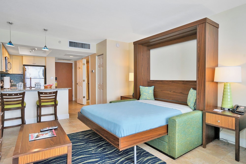 STUDIO, SUITE, OCEAN FRONT