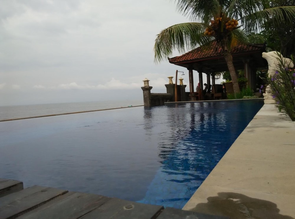 Hotel Wahyu Dana 36/46