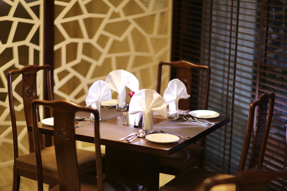 Five Elements Hotels North Avenue Delhi 24/25